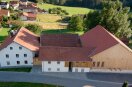 Eingangsbereich außen traditionell aber saniert